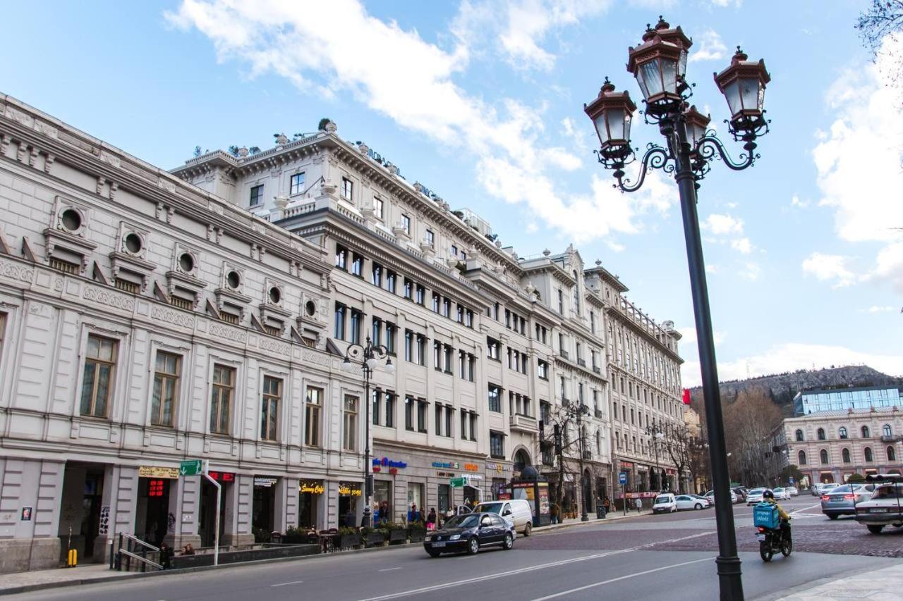 Zharuma Caravan Tiflis Exterior foto